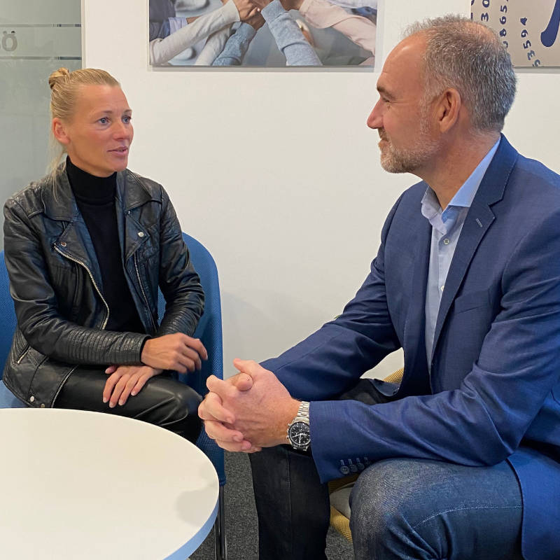 Jens Nagel von Hemsö im Gespräch mit Immobiléros-Frontfrau Ivette Wagner.